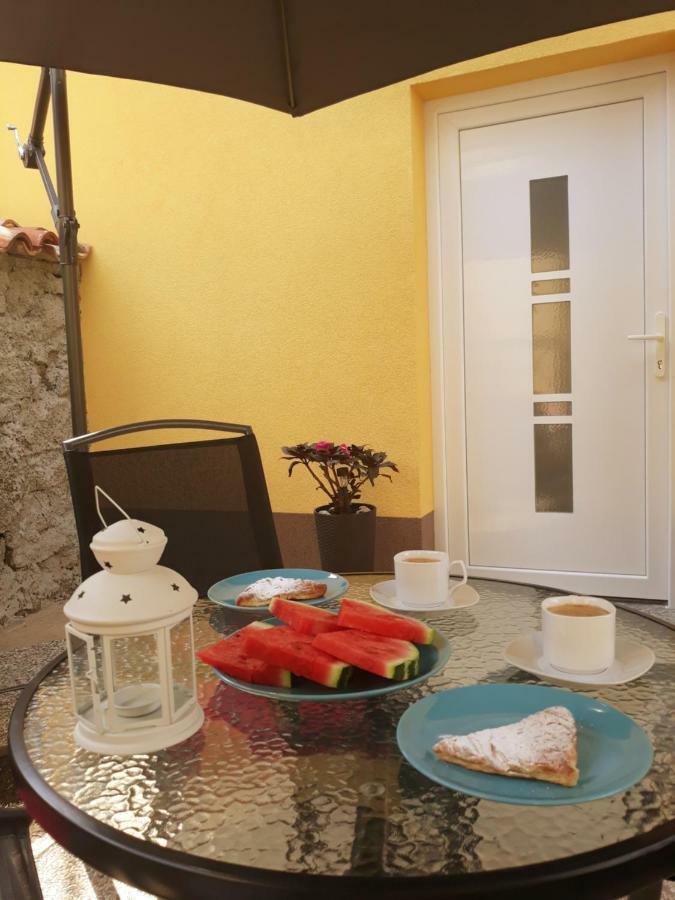 Dajven Hotell Pula Exteriör bild